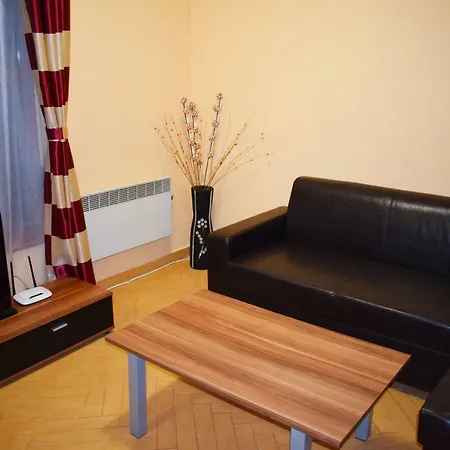 Highland Apartment *